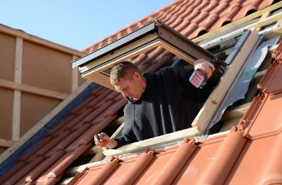 Pose de fenêtres de toit Velux au Mage